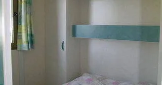 Les Chalets du camping de LAPALISSE, chambre Les Chalets du camping de LAPALISSE, chambre