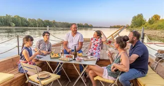 Toue-cabanée-insolite-loire-liré-mauges-sejour-famille Toue-cabanée-insolite-loire-liré-mauges-sejour-famille