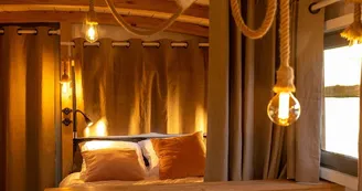 Toue-cabanée-insolite-loire-liré-chambre-famille Toue-cabanée-insolite-loire-liré-chambre-famille