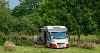 Aire d'accueil et de services au Camping des Papillons Aire d'accueil et de services au Camping des Papillons