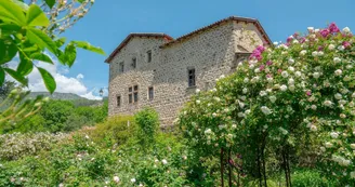 Roseraie de l'enclos de Clastres Roseraie de l'enclos de Clastres