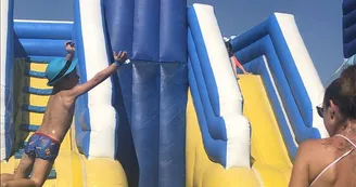 Parc aquatique et jeux gonflables "Family Kids" Parc aquatique et jeux gonflables "Family Kids"