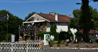 Camping insolite au Domaine de Bernezac Camping insolite au Domaine de Bernezac