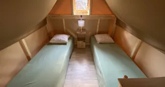 Les Cyclolodges de Saint-Amand Les Cyclolodges de Saint-Amand
