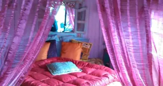 Chambre d'hôtes "La roulotte de lola" Chambre d'hôtes "La roulotte de lola"