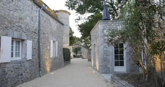 Château de Chaussy - Gite n°11 (8 - 12 personnes) Piscine Chauffée Château de Chaussy - Gite n°11 (8 - 12 personnes) Piscine Chauffée