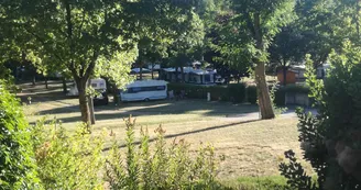 Camping de l'Orangerie du Domaine de Giraud Camping de l'Orangerie du Domaine de Giraud