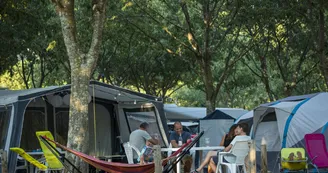 CAMPING LES PLATANES