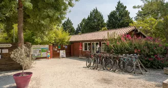 Camping Le Lac de Thoux Camping Le Lac de Thoux