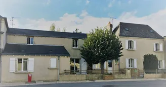 Facade Gite Avrille-Les-Ponceaux Facade Gite Avrille-Les-Ponceaux