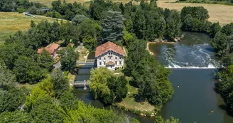 Moulin du Duellas-drone-face-portrait-vallee-isle-perigord Moulin du Duellas-drone-face-portrait-vallee-isle-perigord