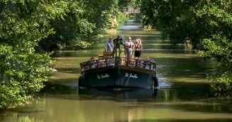 Moulin du Duellas-gabare-canal-face-b-vallee-isle-perigord Moulin du Duellas-gabare-canal-face-b-vallee-isle-perigord
