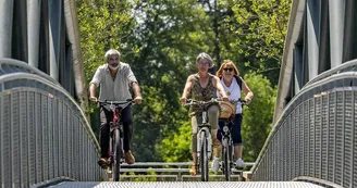Moulin du Duellas-passerelle-velos-face-vallee-isle-perigord Moulin du Duellas-passerelle-velos-face-vallee-isle-perigord