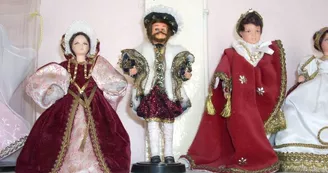 musée de la poupée classique historique folklorique Soumensac musée de la poupée classique historique folklorique Soumensac
