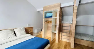 Chambre privative pour 5 personnes, accessible PMR Chambre privative pour 5 personnes, accessible PMR