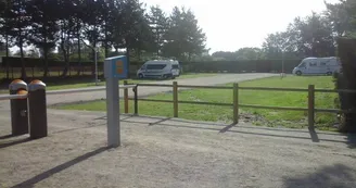 Aire-Camping-Car-Le-Sud-Hauteville-sur-mer-1 Aire-Camping-Car-Le-Sud-Hauteville-sur-mer-1