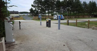 Hauteville-sur-Mer_aire camping-car Le Sud_1 Hauteville-sur-Mer_aire camping-car Le Sud_1