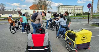 Location de vélos avec remorques pour les enfants et les chiens Location de vélos avec remorques pour les enfants et les chiens