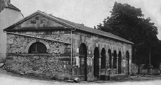 Carte postale de l'ancienne fontaine de Chalindrey Carte postale de l'ancienne fontaine de Chalindrey