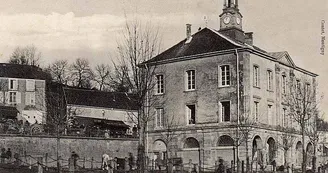 Carte postale de l'Hôtel de Ville de Montigny-le-Roi Carte postale de l'Hôtel de Ville de Montigny-le-Roi
