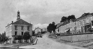 Carte postale de l'Hôtel de Ville de Montigny-le-Roi Carte postale de l'Hôtel de Ville de Montigny-le-Roi