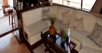 Yacht Cyos Marseille.jpg Yacht Cyos Marseille.jpg