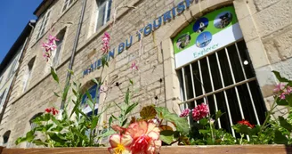Maison tu Tourisme - extérieur fleurs