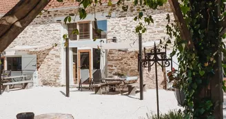 la-bastide-doorkijkje-binnenplaats-531 la-bastide-doorkijkje-binnenplaats-531