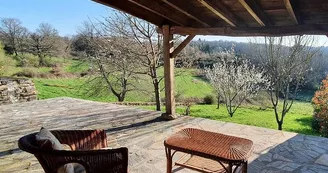 Terrasse avec vue sur la vallée Terrasse avec vue sur la vallée