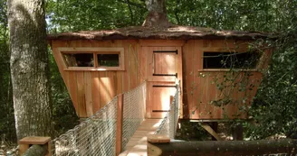 Cabane dans les arbres de l'Orbière Cabane dans les arbres de l'Orbière