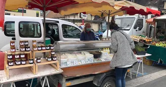 PRODUCTEURS-LE-MARCHE-AUX-SAVEURS-DE-DOUVRES-LA-DELIVRANDE-CREDIT-MATHILDE-LELANDAIS PRODUCTEURS-LE-MARCHE-AUX-SAVEURS-DE-DOUVRES-LA-DELIVRANDE-CREDIT-MATHILDE-LELANDAIS