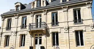 Tous droits réservés Tous droits réservés