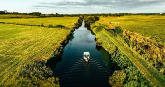LES BATELIERS DES MARAIS DU COTENTIN LES BATELIERS DES MARAIS DU COTENTIN