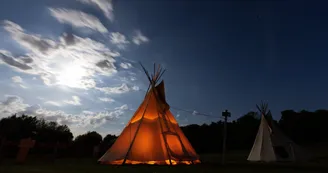 © Maxime Guillon _ Les Tipis la nuit © Maxime Guillon _ Les Tipis la nuit