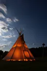 © Maxime Guillon _ Les Tipis la nuit